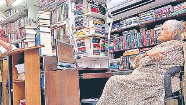 The Bahrisons Booksellers was founded by the late husband of Bhag Bahri Malhotra (in salwar-kameez) in 1953.(HT Photo)