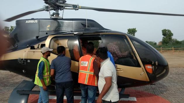 The Heli Parikrama’ has been started for devotees coming to do ‘parikrama’ at Goverdhan in Mathura. (HT Photo) The Heli Parikrama’ has been started for devotees coming to do ‘parikrama’ at Goverdhan in Mathura. (HT Photo)