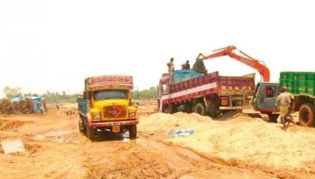 The South Asia Network on Dams, River and People reports that in 2018, 28 people died across India in sand-mining violence.(HT File) The South Asia Network on Dams, River and People reports that in 2018, 28 people died across India in sand-mining violence.(HT File)