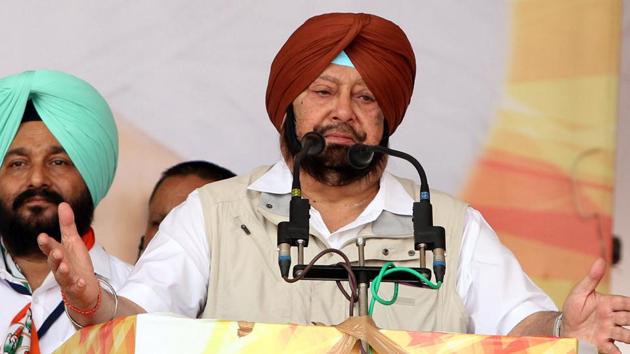 Punjab CM Amarinder Singh hailed Pakistan’s decision to allow overseas citizen of India (OCI) and people of Indian-origin (PIO) card holders to visit Gurdwara Darbar Sahib across the border.(Sanjeev Kumar / HT File Photo)