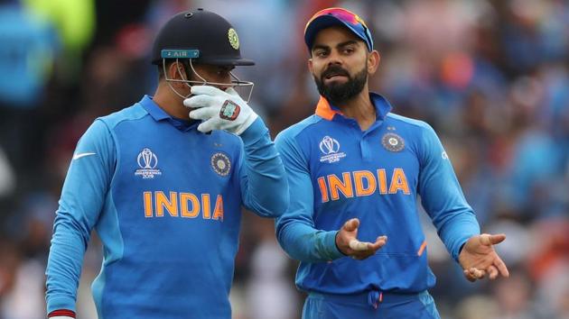MS Dhoni (L) and Virat Kohli in action during the ICC World Cup 2019.(Action Images via Reuters) MS Dhoni (L) and Virat Kohli in action during the ICC World Cup 2019.(Action Images via Reuters)