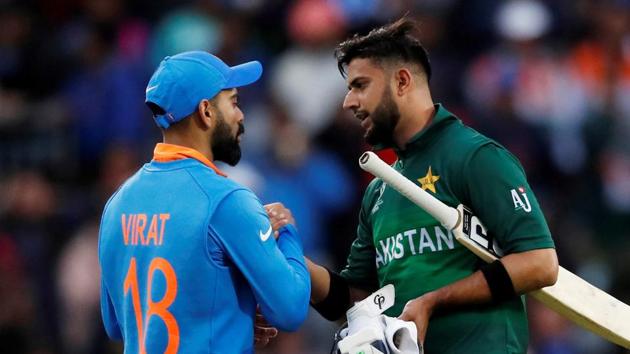 India's Virat Kohil shakes hands with Pakistan's Imad Wasim.(Reuters)