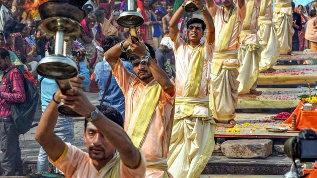Lunar eclipse 2019: Varanasi evening Ganga Aarti advanced ...