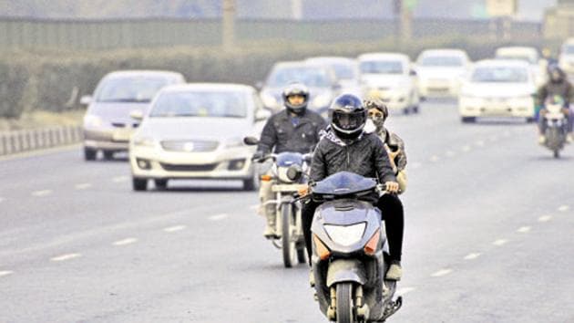The decision to ban helmet-less riders on Agra-Lucknow Expressway is among a number of measures taken by the UP government for the safety of the e-way users.(HT File / Representative Photo)