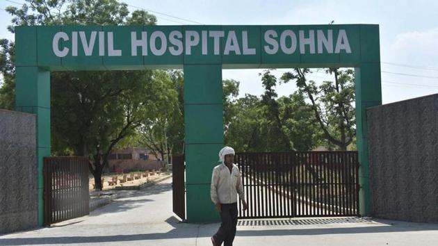 The Sohna civil hospital has one gynaecologist, no paediatrician and inadequate staff to deliver babies or perform operations. (HT File Photo) The Sohna civil hospital has one gynaecologist, no paediatrician and inadequate staff to deliver babies or perform operations. (HT File Photo)