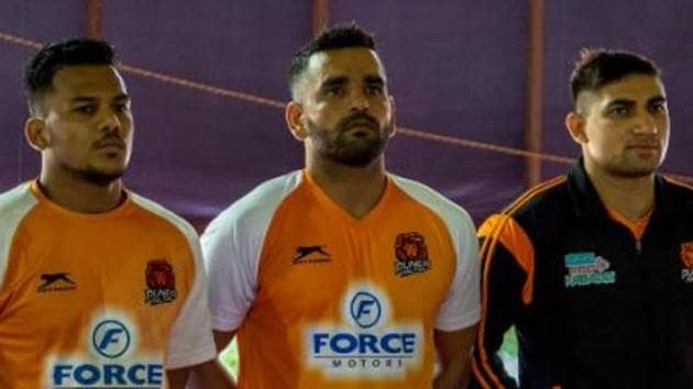 File image of Puneri Paltan skipper Surjeet Singh (C)(Puneri Paltan/ Twitter)
