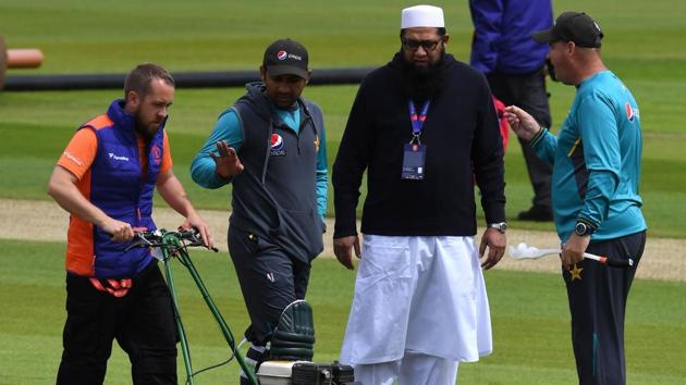 Sarfaraz Ahmed, Inzamam-ul-Haq and Mickey Arthur speak during the ICC World Cup 2019. (AFP)