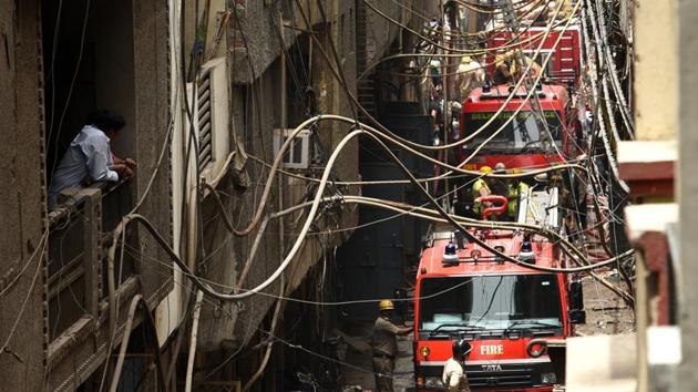 Fire fighters and tenders carried out rescue operations at a rubber factory at Delhi’s Jhilmil industrial area July 13, 2019(Vipin Kumar/HT File Photo)