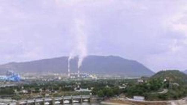 Cauvery river flowing through Mettur Dam in Tamil Nadu. The Supreme Court has increased Karnataka's share of water and directed the state to release 177.25 tmc to Tamil Nadu.(Photo: PTI) Cauvery river flowing through Mettur Dam in Tamil Nadu. The Supreme Court has increased Karnataka's share of water and directed the state to release 177.25 tmc to Tamil Nadu.(Photo: PTI)