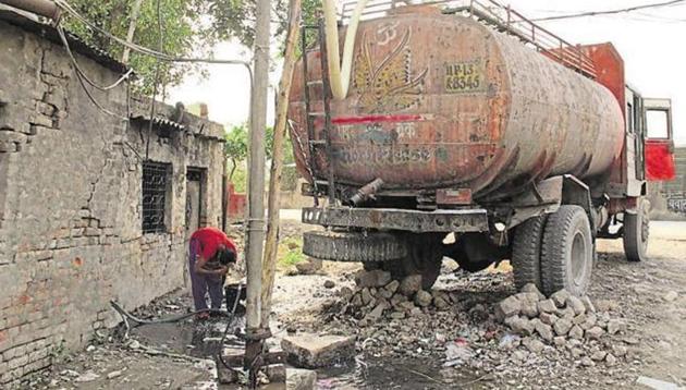 The Municipal Corporation of Gurugram (MCG) will conduct an enforcement drive in the next few days to seal illegal borewells in the city.(Sakib Ali/HT File Photo) The Municipal Corporation of Gurugram (MCG) will conduct an enforcement drive in the next few days to seal illegal borewells in the city.(Sakib Ali/HT File Photo)
