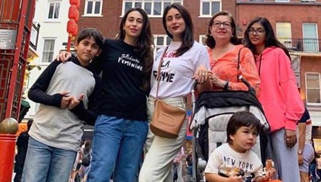 Kareena Kapoor, Karisma with their children and mother Babita in London.(Instagram)