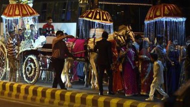 Delhi’s urban development minister Satyendar Jain on Wednesday said the government has finalised a draft policy to cap the number of guests at social functions in order to reduce traffic congestion. (HT File Photo) Delhi’s urban development minister Satyendar Jain on Wednesday said the government has finalised a draft policy to cap the number of guests at social functions in order to reduce traffic congestion. (HT File Photo)