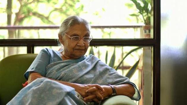 Two days after Delhi chief minister Arvind Kejriwal inaugurated the much awaited three-lane Rao Tula Ram Marg (RTR) flyover, the Delhi Congress has hit out at Kejriwal saying that his claim of building 23 flyovers in four-and-a-half years was a lie.(Amal KS/HT PHOTO)