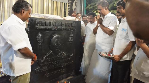 Jayalalithaa’s statue is located in front of the city’s Corporation Yoga Centre at Ganesapuram which is close to an Amman temple. Those who frequent the temple visit ‘goddess Jayalalithaa’ as well. (HT Photo)