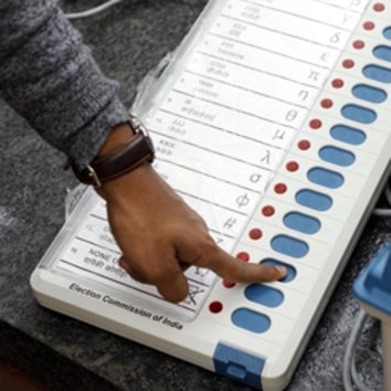 Congress is pushing for ballot papers ahead of the upcoming state elections in Delhi, Maharashtra, Haryana and Jharkhand.(HTFile)