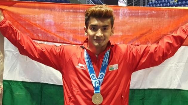 Shiva Thapa celebrates after winning gold. (BFI Image)