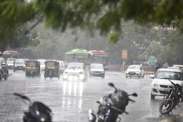 The maximum temperature is likely to settle at 37 degrees Celsius, a MeT department official said.(Photo: Sonu Mehta/ Hindustan Times)