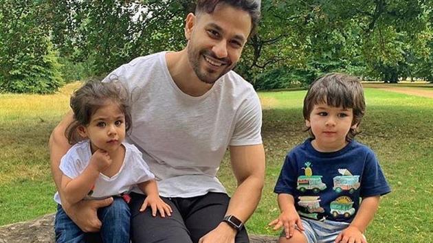 Kunal Kemmu shares a picture with Taimur and daughter Inaaya on Instagram.(Instagram)