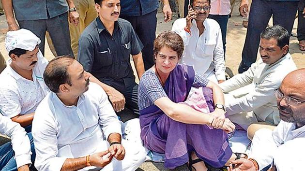 Priyanka Gandhi, Congress general secretary, was detained in Chunar when she wanted to meet the kin of the deceased in Sonbhadra land dispute case in Uttar Pradesh.(AFP) Priyanka Gandhi, Congress general secretary, was detained in Chunar when she wanted to meet the kin of the deceased in Sonbhadra land dispute case in Uttar Pradesh.(AFP)