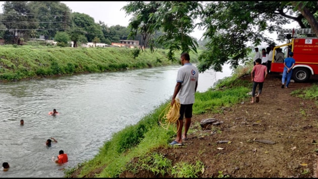 Minor boy suspected to be missing in Nanded city canal - Hindustan Times