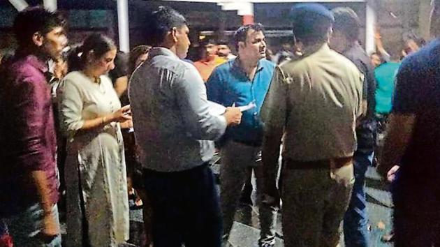 The police formed three teams and raided 9 of the 15 night clubs along MG Road after receiving multiple complaints of “illegal activities” from residents and night club patrons over the past few months.(Sourced) The police formed three teams and raided 9 of the 15 night clubs along MG Road after receiving multiple complaints of “illegal activities” from residents and night club patrons over the past few months.(Sourced)