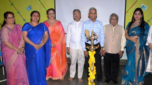 The distinguished guests were Praveen Deshmukh, MLA, Pawan Sharma, Raj Kumar Gupta, Vinod Kumar Gupta, Atam Prakash Aggarwal, Mahendra Chawla, JC Pahuja, Niti Gupta, principals of Ramjas Schools and PTA members(HT)