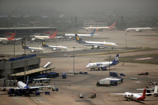 The Delhi International Airport Ltd (DIAL), which manages the Capital’s airport, has written to the ministry of civil aviation, saying it was one of the cheapest to land among the top 50 global airports last year. DIAL’s chief executive officer Videh Kumar Jaipuriar’s letter to the secretary of the ministry of civil aviation is based on a recent study on aeronautical charges conducted by UK-based consultant Leigh Fisher. (Amal KS / HT File) The Delhi International Airport Ltd (DIAL), which manages the Capital’s airport, has written to the ministry of civil aviation, saying it was one of the cheapest to land among the top 50 global airports last year. DIAL’s chief executive officer Videh Kumar Jaipuriar’s letter to the secretary of the ministry of civil aviation is based on a recent study on aeronautical charges conducted by UK-based consultant Leigh Fisher. (Amal KS / HT File)