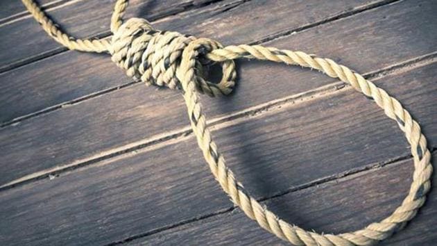 While the woman was found hanging by a piece of cloth in the room inside, the children were found hanging on a single hook in the room that housed the entrance of the house.(PICTURE FOR REPRESENTATIONAL PURPOSES ONLY)