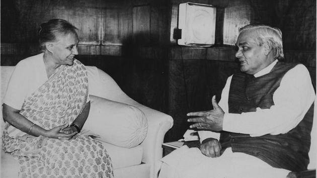 Then CM of Delhi Sheila Dikshit and Prime Minister Atal Bihari Vajpayee in New Delhi on October 26, 1999. “She didn’t let the political differences affect the development of the city. She worked with the BJP-led central government during her first term and completed ambitious projects such as the Delhi Metro. The present dispensation in Delhi can learn a lot from Sheilaji,” said Harsh Vardhan, senior BJP leader. (HT Archive) Then CM of Delhi Sheila Dikshit and Prime Minister Atal Bihari Vajpayee in New Delhi on October 26, 1999. “She didn’t let the political differences affect the development of the city. She worked with the BJP-led central government during her first term and completed ambitious projects such as the Delhi Metro. The present dispensation in Delhi can learn a lot from Sheilaji,” said Harsh Vardhan, senior BJP leader. (HT Archive)