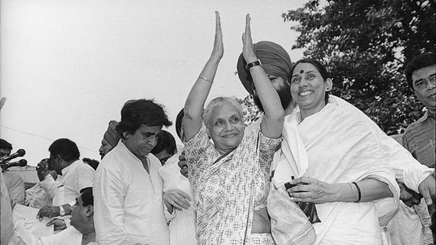 Sheila Dikshit as the new Congress DPCC President on May 26, 1998. The privatisation of electricity happened under Sheila Dikshit’s regime, and while this had its share of critics, it did help the city overcome the acute shortages that plagues the energy sector. She also encouraged participatory governance through the flagship Bhagidaari initiative. (Girish Shrivastava / HT Archive) Sheila Dikshit as the new Congress DPCC President on May 26, 1998. The privatisation of electricity happened under Sheila Dikshit’s regime, and while this had its share of critics, it did help the city overcome the acute shortages that plagues the energy sector. She also encouraged participatory governance through the flagship Bhagidaari initiative. (Girish Shrivastava / HT Archive)
