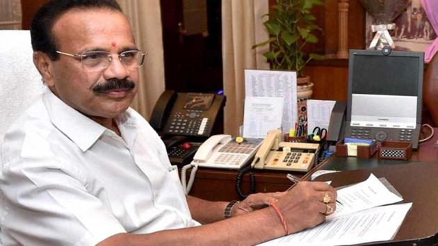 Union Minister Sadananda Gowda said that the Congress and JD(S)coalition government do not have sufficient numbers to show their majority on the floor of the House and was prolonging a crisis by not holding a trust vote.(AFP)