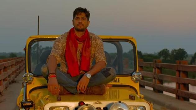 Sidharth Malhotra in a still from Jabariya Jodi song Ki Honda Pyaar. Sidharth Malhotra in a still from Jabariya Jodi song Ki Honda Pyaar.