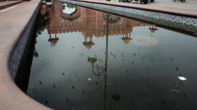 Jaipur may run out of water in a month if monsoon is further delayed. With the monsoon playing truant in Jaipur region and the Bisalpur dam having water for only 40 days, the Public Health Engineering Department (PHED) is putting in place a contingency plan to avert a crisis. (Himanshu Vyas / HT File) Jaipur may run out of water in a month if monsoon is further delayed. With the monsoon playing truant in Jaipur region and the Bisalpur dam having water for only 40 days, the Public Health Engineering Department (PHED) is putting in place a contingency plan to avert a crisis. (Himanshu Vyas / HT File)