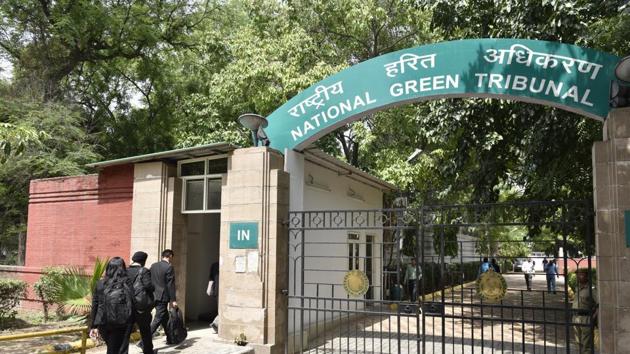 Approximately 9 million vehicles, of which 75% are two-wheelers, will be due for scrapping by next year, the National Green Tribunal said.(Photo: Arvind Yadav/ Hindustan Times)