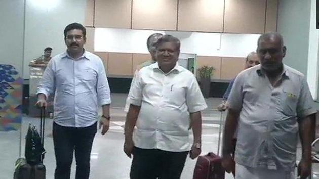 Karnataka BJP delegation led by Jagadish Shettar, Basavraj Bommai, Arvind Limbavali and other leaders in the arrival lounge of IGI Airport. They are here to meet Home Minister Amit Shah to discuss recent developments in Karnataka as BJP looks forward to form a government in the state where the coalition government of Congress and JD(S) failed to prove its majority in the floor test on Tuesday.(ANI/Twitter)