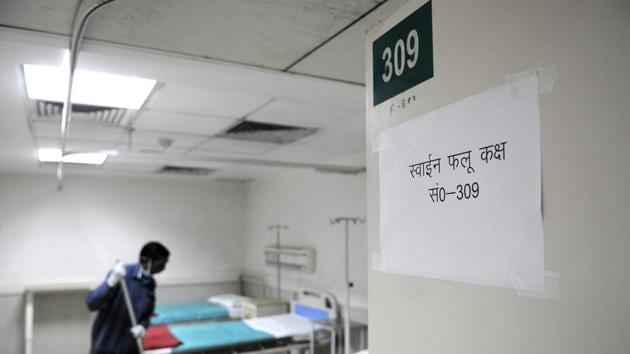 Uttar Pradesh Pollution Control Board (UPPCB) has proposed a penalty on four private hospitals in Noida for lapses in bio-medical waste segregation(Photo by Burhaan Kinu / Hindustan Times)