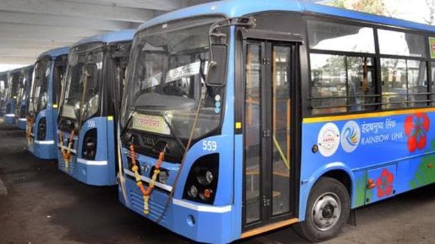 The regional transport office (RTO) has not given clearance to 35 new Pune Mahanagar Parivahan Mahamandal Ltd (PMPML) buses.(HT FILE)