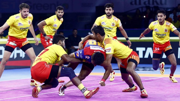 Gujarat beat UP 44-19 to reach top position. (Pro Kabaddi League)