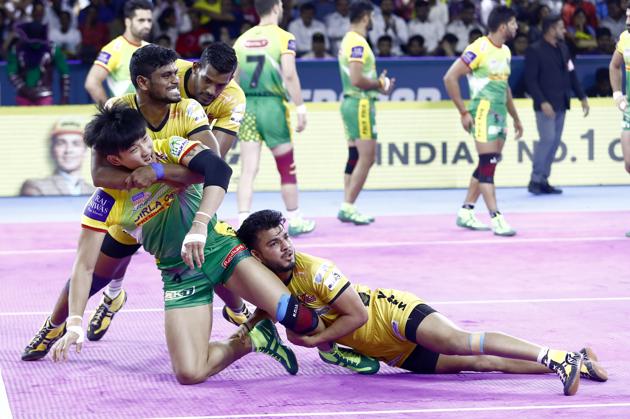 Patna Pirates win 34-22.(Pro Kabaddi League)