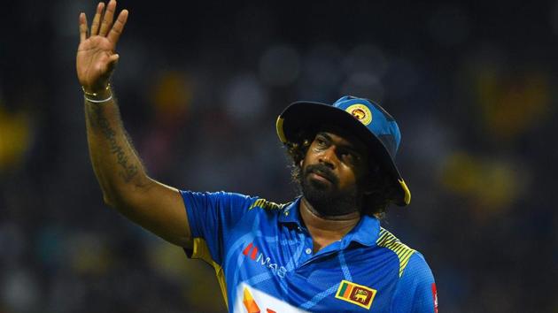 Sri Lankan cricketer Lasith Malinga (C) waves to supporters.(AFP) Sri Lankan cricketer Lasith Malinga (C) waves to supporters.(AFP)