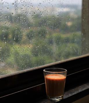 Even a simple cup of tea by the window tastes better in the rains.(Getty Images)