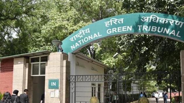 The committee members Shailaja Chandra and BS Sajwan, a former expert member of the NGT, said such steps have been taken before in a pollution related case.(Arvind Yadav/ Hindustan Times)