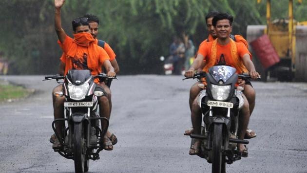 Amid terror threats, unprecedented security measures have been taken by the police of several northern Indian states to ensure a peaceful Kanwar Yatra this season.(Sunil Ghosh / Hindustan Times)