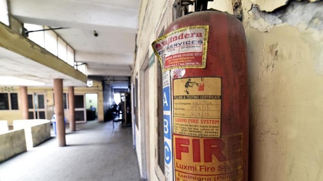 Private schools were directed to ensure they fulfil conditions laid for securing Fire Safety Certificates and that the “schools have Fire Safety Certificates duly issued by Fire Services and they rectify all deficiencies.”(HT Photo)