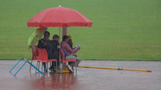 District Junior Athletics Championship was delayed due to heavy rain in Pune on Saturday, July 27, 2019.(Milind Saurkar/HT Photo)