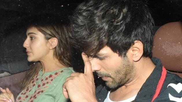 Actors Sara Ali Khan and Kartik Aaryan spotted together in Mumbai's Bandra.(IANS) Actors Sara Ali Khan and Kartik Aaryan spotted together in Mumbai's Bandra.(IANS)