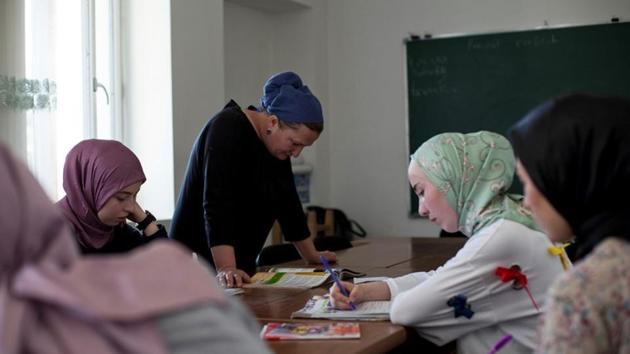 Students attend an English class for intermediate level in a school in Jokolo village of Pankisi. (Ekaterina Anchevskaya / REUTERS)
