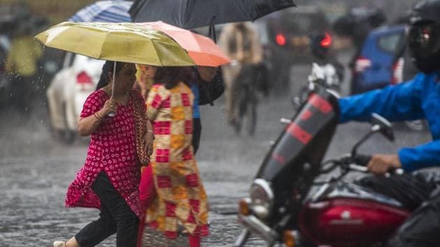 Dr. KJ Ramesh, IMD chief said it is necessary for IMD to receive 160 rain gauges and four small X-band Doppler radars to improve their forecasts(Pratik Chorge/HT Photo) Dr. KJ Ramesh, IMD chief said it is necessary for IMD to receive 160 rain gauges and four small X-band Doppler radars to improve their forecasts(Pratik Chorge/HT Photo)