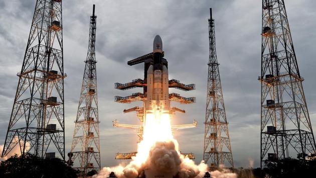 Photo released by the Indian Space Research Organization (ISRO) shows its Geosynchronous Satellite launch Vehicle (GSLV) MkIII carrying Chandrayaan-2 lift off from Satish Dhawan Space Center in Sriharikota.(AP Photo)