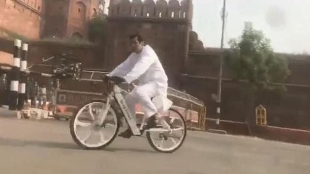 Salman Khan riding his bike in front of the Red Fort.